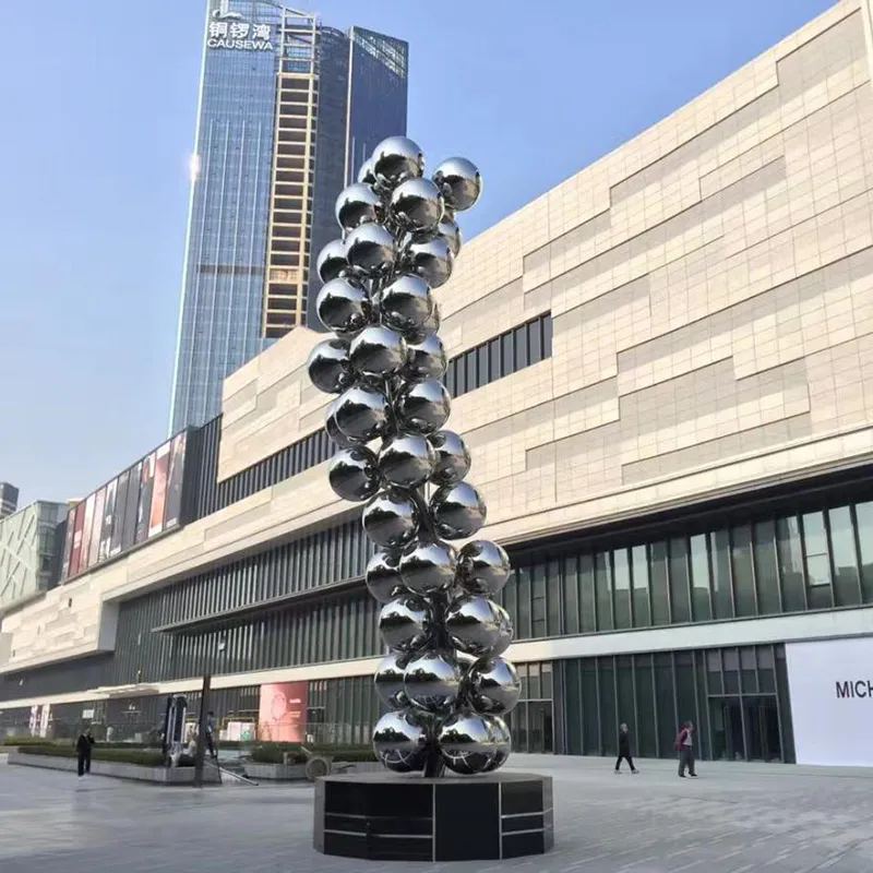 The Elegance of Stainless Steel Sculptures: Crafting Art with Modern Materials